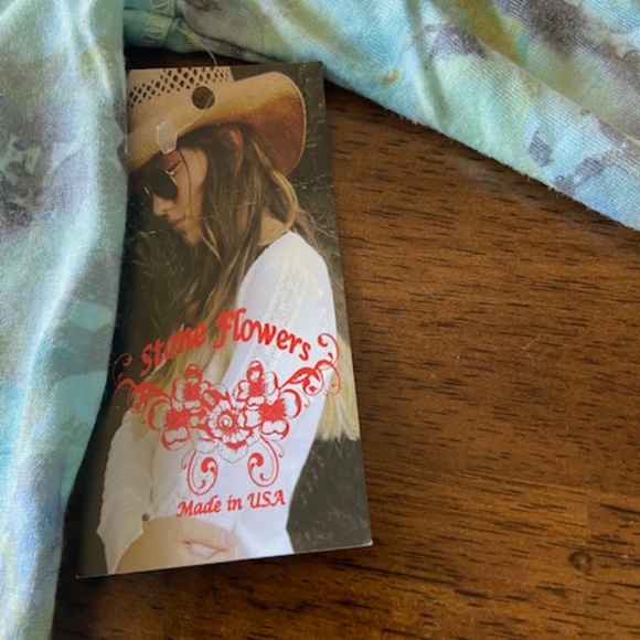 Very pretty fancy blue tee with flounce brand new Size XS - Picture 3 of 4